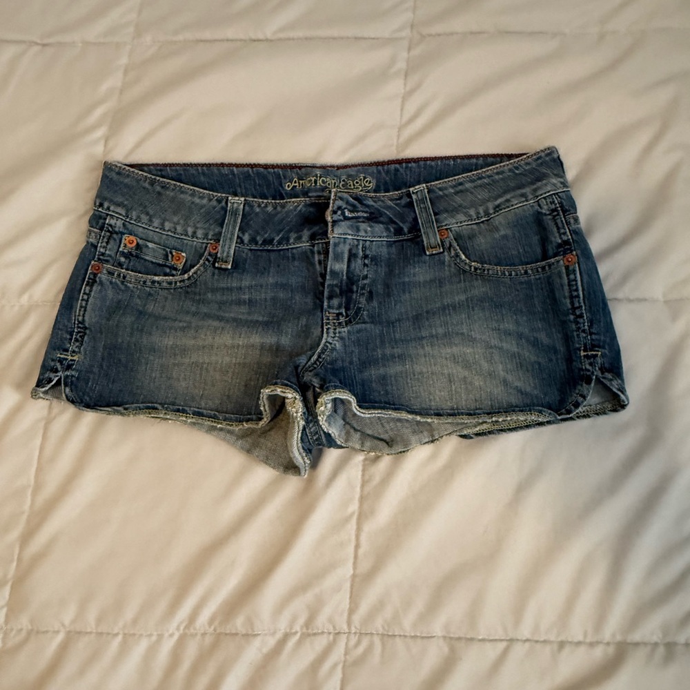 Vintage American Eagle Outfitters Blue Distressed Jean Shorts

Open to offers!